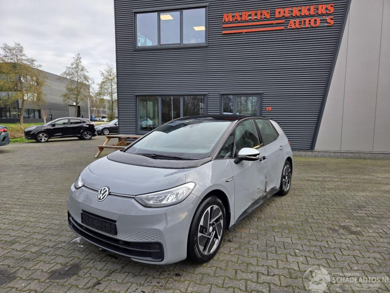 Volkswagen ID.3 Pro Performance 1ST 62kWh 150 KW 204pk / ACC / 18\" Lmv