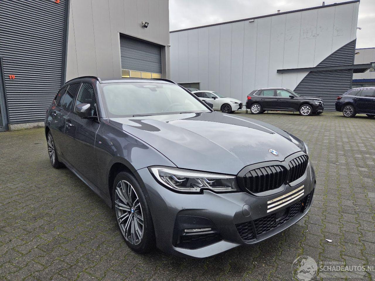 BMW 2500...3.3 330e HYBR /M-SPORT / HARM KARDON / HEAD UPP