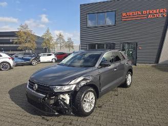 Unfallwagen Volkswagen T-Roc 1.5 TSi AUTOM /NAVI / STOELVERW 2019/1