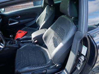 Volkswagen Scirocco 2.0 TDI PANORAMADAK picture 9