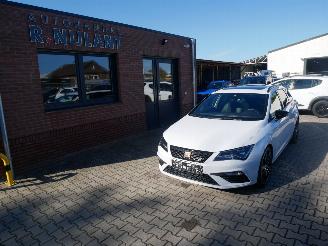 krockskadad bil auto Seat Leon ST FR CUPRA 300 4 DRIVE PANORAMADAK LED ALCANTARA 2019/11