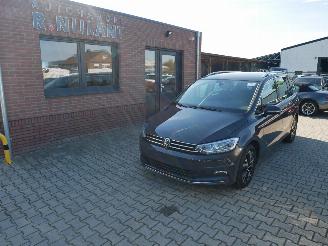 Auto incidentate Volkswagen Touran HIGHLINE 7-PERSOONS DSG ALCANTARA 2022/12