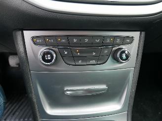 Opel Astra Sports Tourer Business Start/Stop picture 18