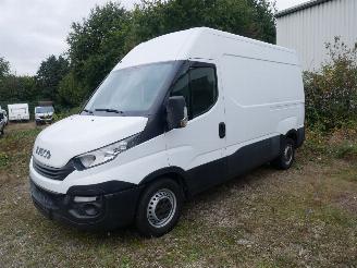 krockskadad bil bedrijf Iveco Daily 35S14 MOTORSCHADE!!!! 2017/3