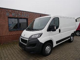 krockskadad bil bedrijf Peugeot Boxer L1H1 MOTORSCHADE.LOOPT WEL MAAR ONREGELMATIG 2020/12