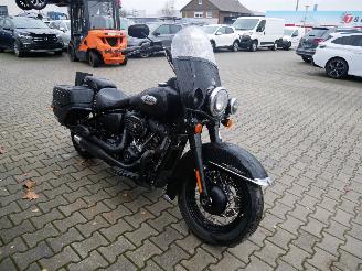 Harley-Davidson Heritage CLASSIC 114 picture 2