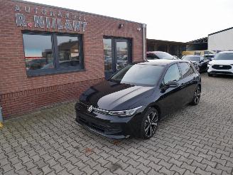 Schadeauto Volkswagen Golf 1.5 eTSI PANORAMADAK ACC VIRTUAL COCKPIT. 2025/5