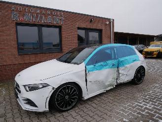 skadebil auto Mercedes A-klasse A 180 D AMG ALCANTARA LED PANORAMADAK 2019/7