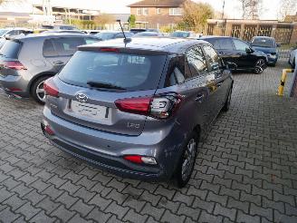 Hyundai I-20  picture 3
