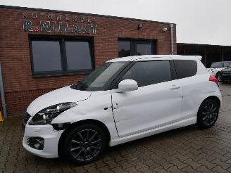 krockskadad bil auto Suzuki Swift 2012/12