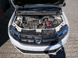 Dacia Logan MOTORSCHADE picture 6