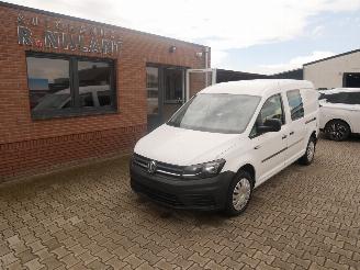 Damaged car Volkswagen Caddy maxi 4 MOTION 5 PERSOONS 2016/11