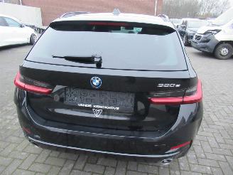 krockskadad bil auto BMW 3-serie 320E Touring Aut.PluginHybrid WideScreen Cockpit Navi CruiseControl Pdc ..... 2023/6
