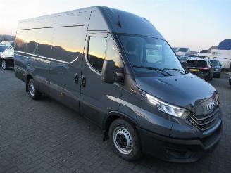 krockskadad bil bedrijf Iveco Daily 35S16 2.3D MAXI !! Climatronic Navi Camera Led CruiseControl 19.800Netto 2023/2