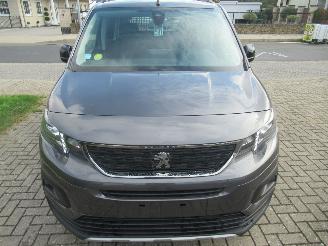 Schadeauto Peugeot Rifter 1.5D 100 ALLURE 5-Zits Airco Navi CruiseControl Pdc.... 2023/6