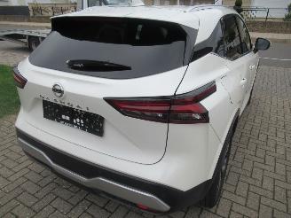 Voiture accidenté Nissan Qashqai 1.3DIG-T140pk MildHybrid Climatronic Navi Panorama-D Camera Keyless-Go 2022/10