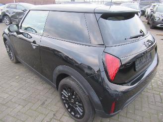 Auto incidentate Mini Cooper Cooper C 1.5 Aut. 7.817km!! Climatronic HalfLeer Navi Camera Panorama-D Head-Up Stoel/Stuur-Verwarming... 2024/12