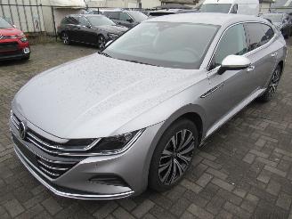 Damaged car Volkswagen Arteon ShootingBrake Plugin-Hybrid Aut. GTE Climatronic Leer Navi Camera Keyless-Go StoelVerwarming E.Stoelen 2023/5