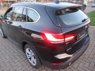 krockskadad bil auto BMW X1 X-DRIVE25E Aut.AWD PluginHybrid Climatronic Leer Navi Camera StoelVerwarming....... 2022/1