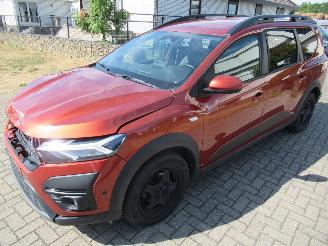Vaurioauto  passenger cars Dacia Jogger Tce/Eco-G  Benzine-LPG  45.348km Airco Camera CruiseControl...... 2024/10