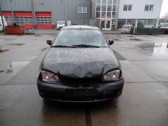 Voiture accidenté Toyota Avensis  2002/2