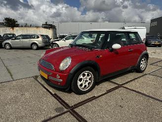 uszkodzony samochody osobowe Mini Cooper 1.6 PEPPER 2001/8