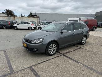krockskadad bil auto Volkswagen Golf 1.4 TSI  VARIANT 2010/10