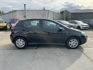 Fiat Punto Evo 1.3 M-jet Street picture 16