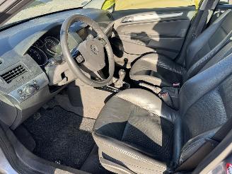 Opel Astra 1.6 Wagon picture 5