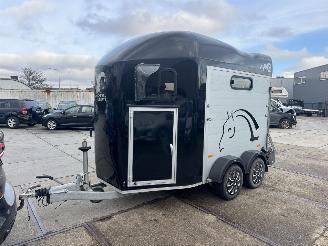 dommages véhicule remorque/semi-remorque Cheval Liberte  2 paards 2020/11