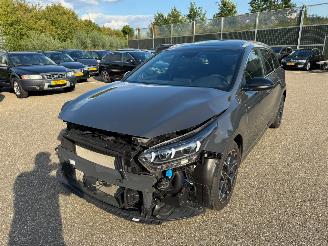 Damaged car Kia Ceed GT Line Business DIESEL HYBRIDE PANO LEDER LED 2024/4