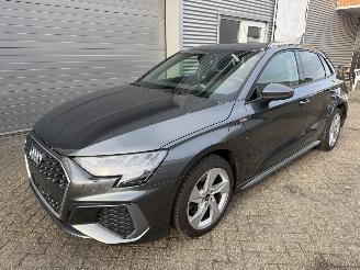skadebil auto Audi A3 A3 S-line 40 TFSIe plugin hybrid start en rijd 2023/10