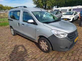 damaged passenger cars Dacia Dokker 1.2 Laureante + apk 2015/2
