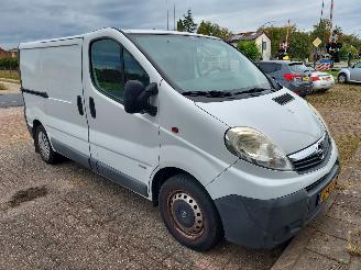 krockskadad bil bedrijf Opel Vivaro GERESERVEERD  L1 H1 2.0 CDTI + Apk 2008/2