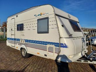 krockskadad bil caravan Hobby  440 SEF Voortent+ Frans bed 1998/9