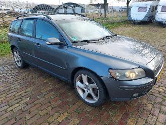 damaged passenger cars Volvo V-50 Div opties + Apk 5 cilinder 2006/2