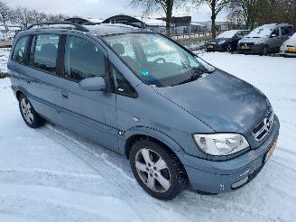 krockskadad bil auto Opel Zafira 7 persoons AUTOMAAT 2004/3