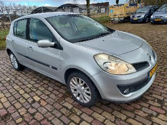 Unfallwagen Renault Clio 1.2 5 deurs 2009/4
