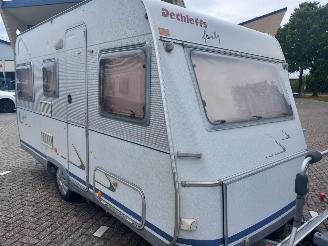 skadebil caravan Dethleffs  Family 460 Mover Luifel 2000/5