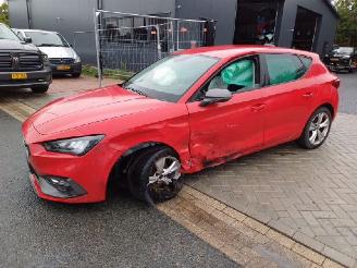 uszkodzony samochody osobowe Seat Leon 1.5 tsi FR uitvoering 2021/8
