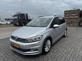 Avarii autoturisme Volkswagen Touran 1.4 TSI 110kw 7-Persoons 2015/12
