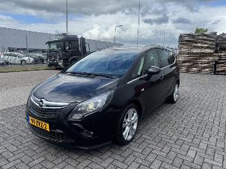 Auto incidentate Opel Zafira Tourer 1.7 Cosmo 7Persoons 2013/2