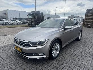 Coche accidentado Volkswagen Passat 1.4 TSI Highline 2014/12
