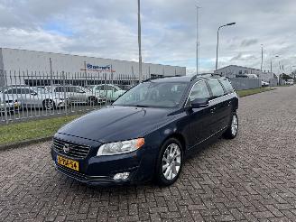 Unfallwagen Volvo V-70 2.0 D4 Nordic+ 2014/5