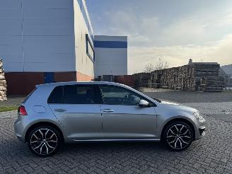 Coche accidentado Volkswagen Golf 1.2 TSI Highline 81Kw Clia - Navi 2015/11