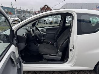 Peugeot 107 1.0 12V XS  AIRCO picture 10