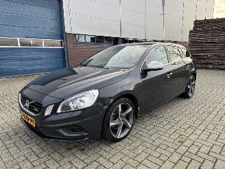 Volvo V-60 1.6 T3 R-Design picture 4