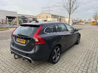 Volvo V-60 1.6 T3 R-Design picture 3