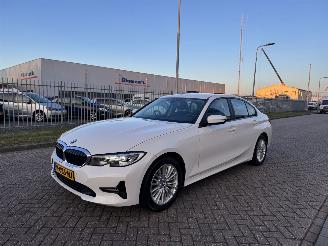 damaged passenger cars BMW 3-serie 318 D 110Kw Clima - Navi 2020/3