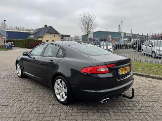 Jaguar XF 3.0 D V6 Luxury picture 3